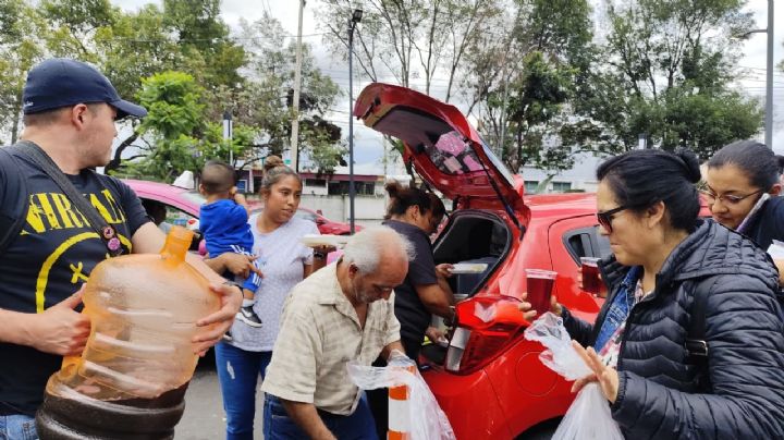 Ciudadanos brindan apoyo y consuelo a familias afectadas tras explosión en La Concordia