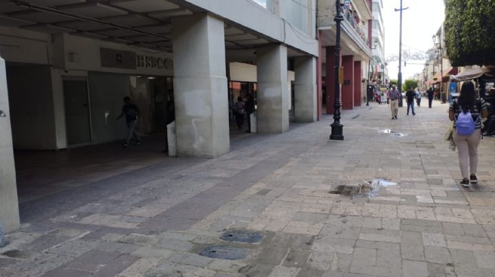 Quitan sillas y mesas del Jardín Principal para el Grito de Independencia