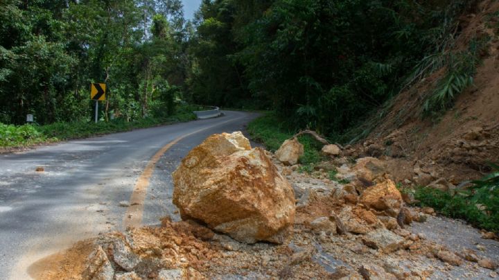 Lluvias causan derrumbes en estas carreteras de Hidalgo