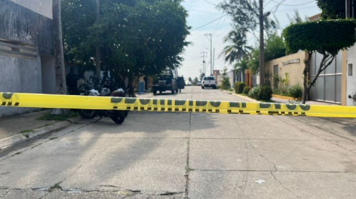 Aseguran bodega de autos robados en Coatzacoalcos; hay dos detenidos