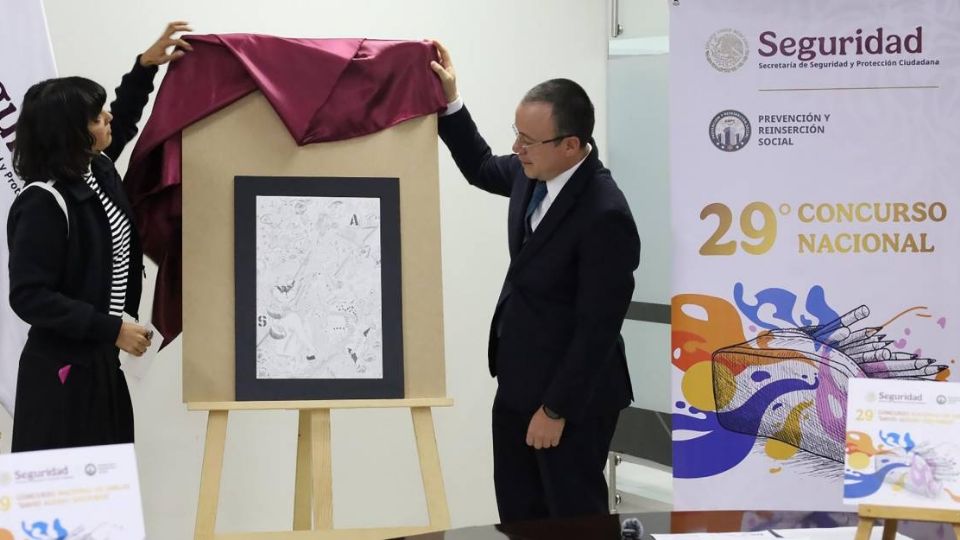 Con su obra “Mi mente creadora”, el interno del Ceprereso de Valle de Santiago ganó el primer lugar del concurso en donde hubo 486 participantes.
