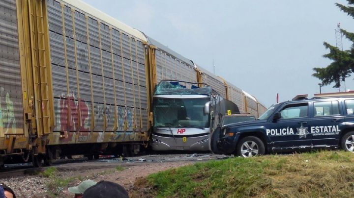 Detienen a Gustavo Alfredo “N”, chofer que habría intentado ganarle a tren en Atlacomulco