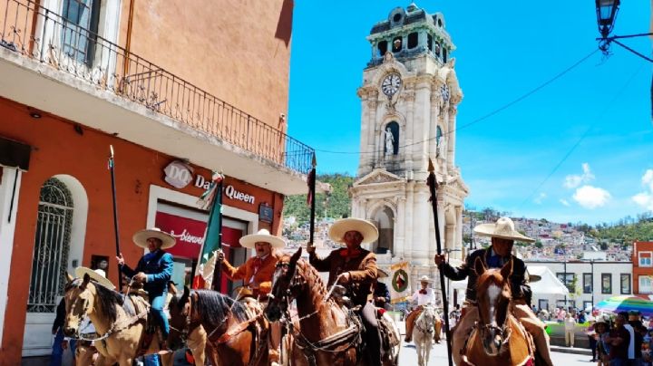 Con desfile, celebran el Día Nacional del Charro en Pachuca
