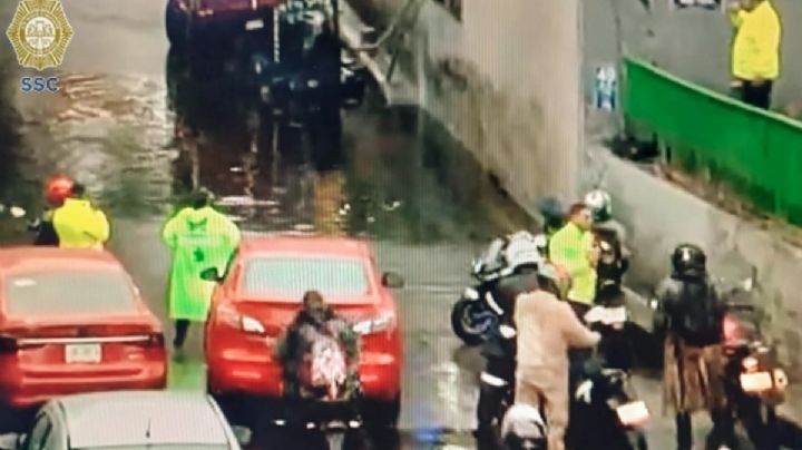 Lluvias CDMX: cierran circulación en Viaducto por inundación, caos por volcadura de vehículo en la Miguel Hidalgo