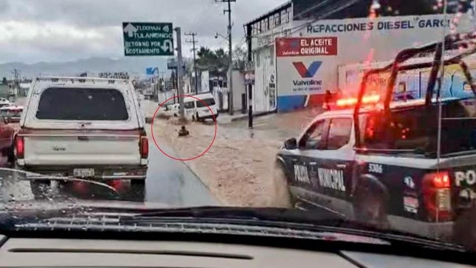 El hombre fue rescatado por la policía sin presentar lesiones de consideración que pusieran en riesgo su vida