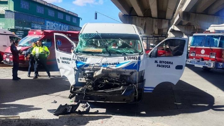 Este es el saldo tras el choque entre una combi de transporte público y un tráiler en Pachuca