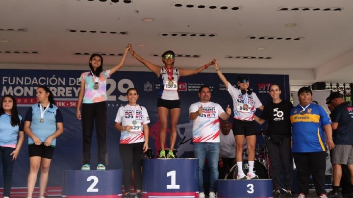 Miles corren para conmemorar los 429 años de Monterrey
