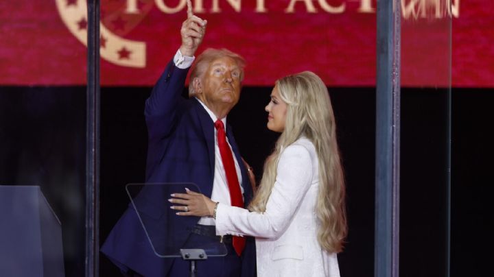 Decenas de miles de personas despiden a Charlie Kirk en un "funeral de Estado"