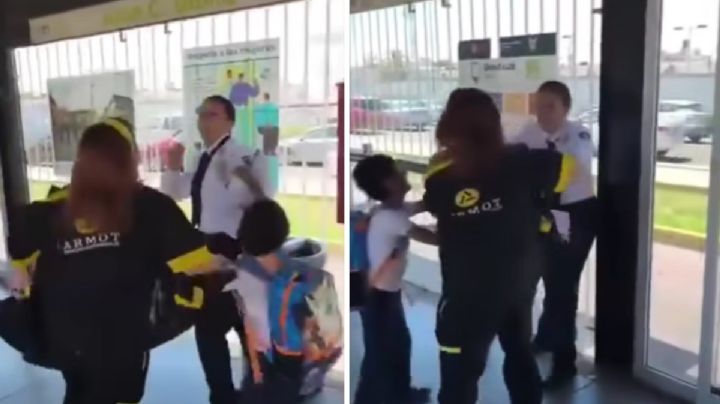 Una mujer, acompañada de su hijo, protagoniza pelea con una policía en estación del Tuzobús | VIDEO
