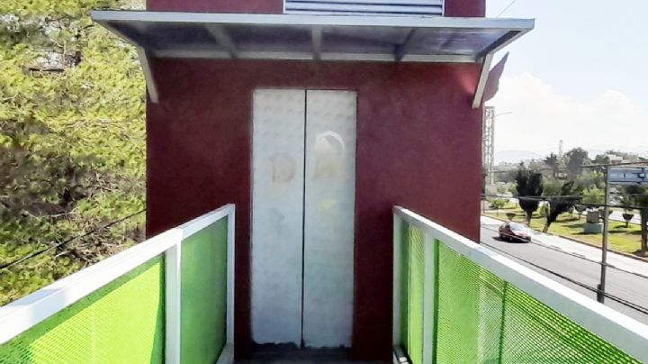Sentencian a hombre que usó un mazo para dañar un elevador recién instalado del Tuzobús