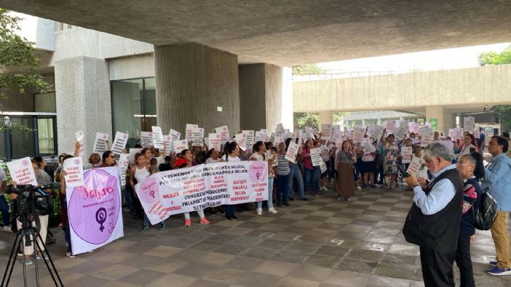 En favor y en contra de que sólo participen mujeres en la gubernatura de NL