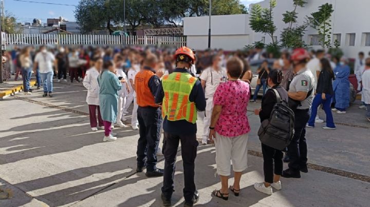 Evacúan hospital del ISSSTE por derrame de químicos en el interior