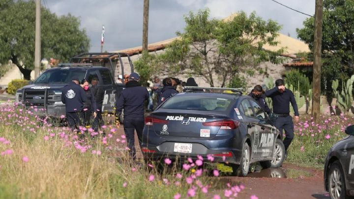 Hallan a cuatro hombres ejecutados dentro de vehículo en Temoaya, Edomex