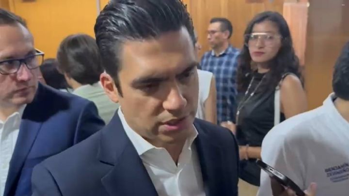 “Yo no veo moros con tranchete”, dice líder del PAN sobre color guinda de informe de Ale