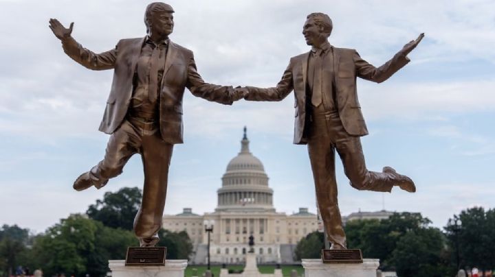 Retiran escultura satírica de Trump y Epstein