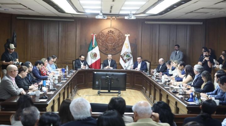 Honra Monterrey a Mauricio Fernández en Sesión de Cabildo