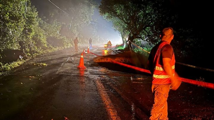 Colapsa tramo de la carretera México–Tampico en Lolotla