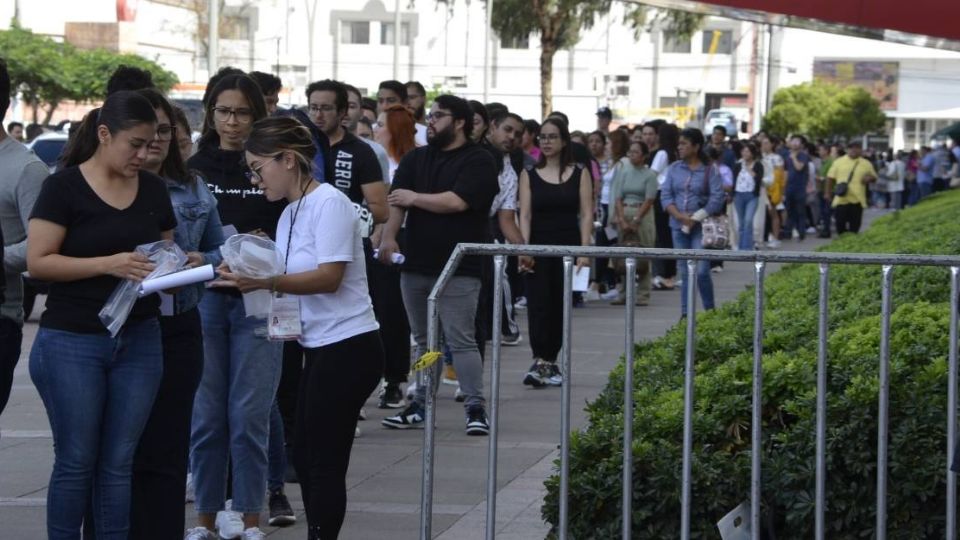 Miles de médicos aplican en la edición 49 del Examen Nacional de Residencias Médicas.