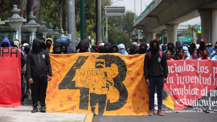 Ayotzinapa a 11 años: normalistas y familias marcharán del Ángel al Zócalo capitalino
