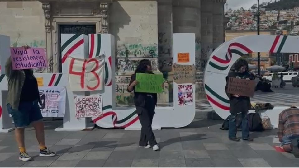 Conmemoran fechas de represión estudiantil en Pachuca
