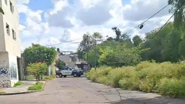 Atacan a balazos a director de escuela en León