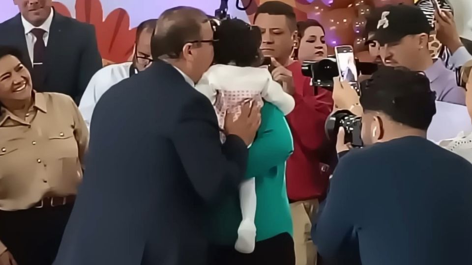 Celebran cinco adopciones en el DIF Hidalgo