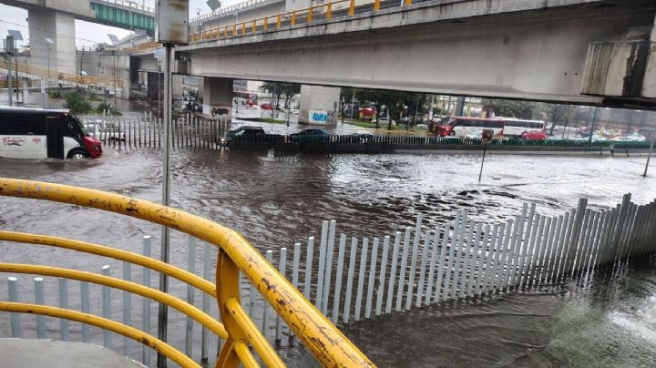 Tormenta eléctrica y fuertes lluvias provocan apagones en Toluca y alrededores