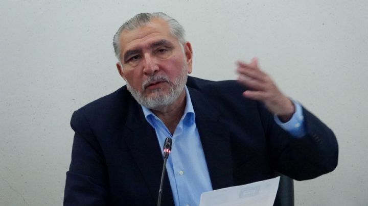 Adán Augusto violó ley del notariado al trabajar mientras tenía licencia: abogados