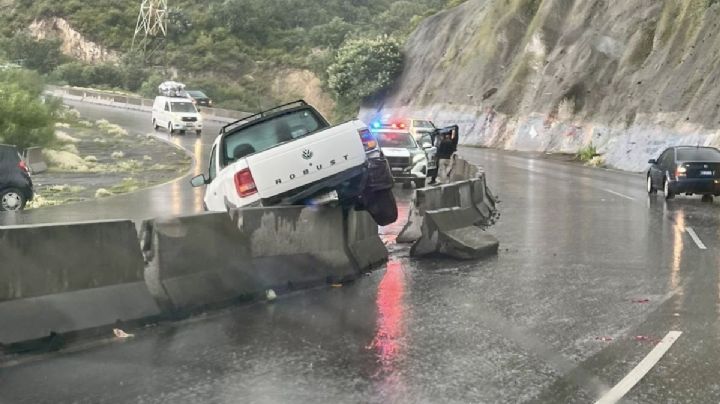Accidente en Corredor de la Montaña y anegaciones en colonias de Pachuca por fuertes lluvias