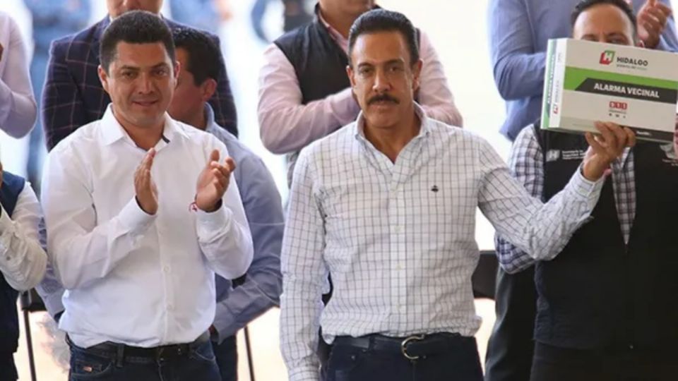 El primo del ex gobernador, Omar Fayad Meneses, construyó bodegas para su beneficio en terreno comunal del ejido.