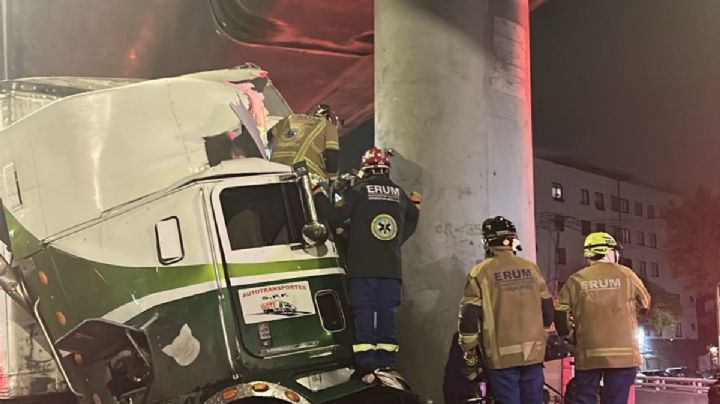 Accidente en Línea B del Metro CDMX: tráiler choca contra estructura elevada