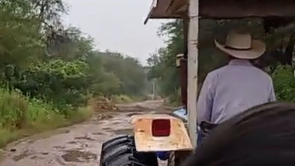 Don Juan se ofreció a llevar gratis a los niños a la escuela para evitar que se enloden