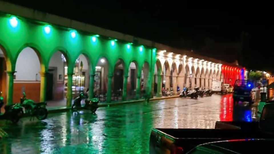 Los adornos patrios en Uriangato.