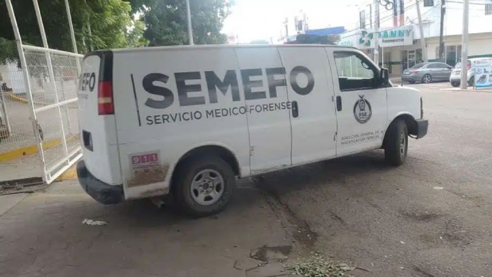 En la unidad vehículo también estaba masculino con iniciales G.L.M., de 43 años de edad, quien se identificó como el esposo de la mujer fallecida.