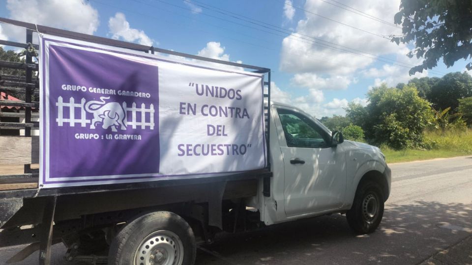 Lideres ganaderos encabezan caravana contra el robo de ganado en Las Choapas, Veracruz.