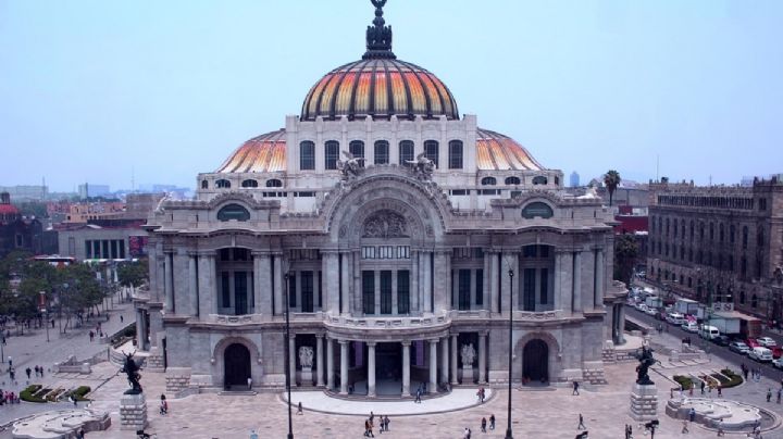 Trabajadores del INBAL hacen paro y bloquean Paseo de la Reforma