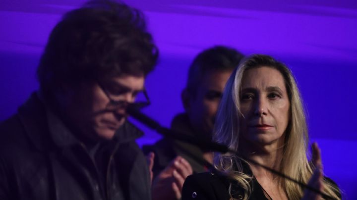 Mafalda haciendo travesuras contra Milei