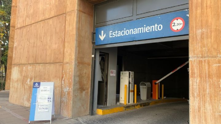 Más de 150 pesos cobra el estacionamiento de Forum Cultural por la feria