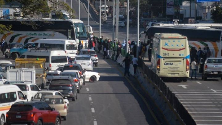 Transportistas del Edomex levantan mega bloqueo tras acordar mesa de diálogo