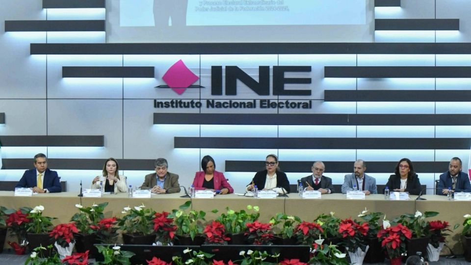 La mandataria indicó que se está analizando hasta qué punto se puede modificar el fuero a diputados y senadores