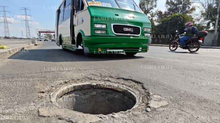 Drenaje obstruido y aguas negras inundan a capitalinos