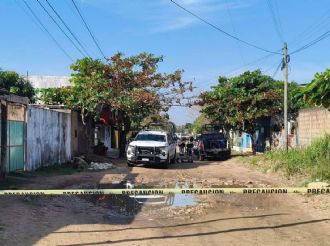 Atropella y mata a adulto mayor en Coatzacoalcos; intenta fugarse a balazos