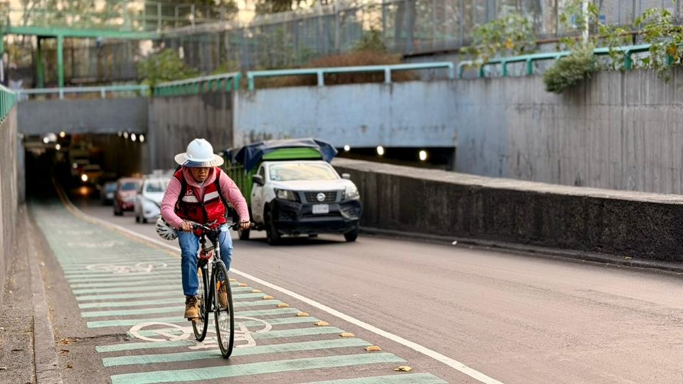Durante un recorrido realizado por La Silla Rota en diciembre de 2025 se evidenció que la obra, presupuestada en 77.6 millones de pesos, presentaba condiciones de inseguridad para los usuarios.