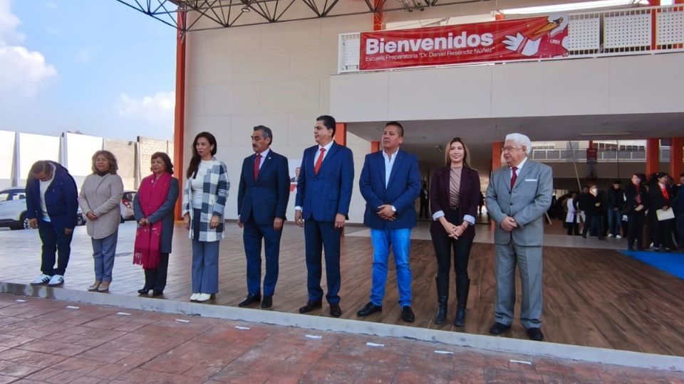 Funcionarios de gobierno y de la UAEH inauguran la nueva institución de educación media superior