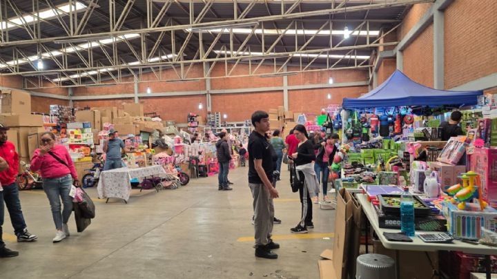 Reyes Magos: Convierten tiendas de ropa, papelerías y estacionamientos en jugueterías en León