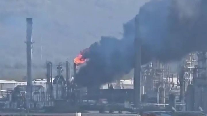 Video: controlan flamazo en refinería de Pemex en Oaxaca