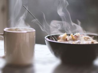 ¿Por qué la comida sabe mejor cuando hace frío? Esto dice la ciencia