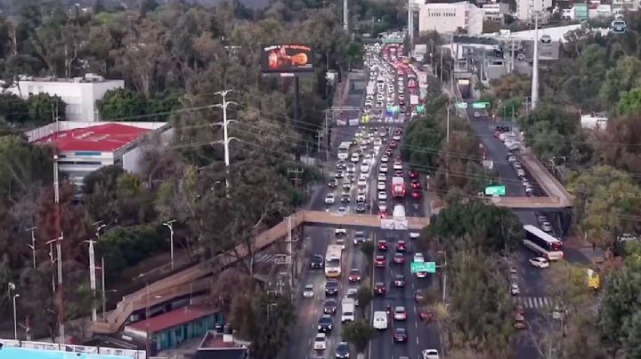 Caos en Constituyentes por choque entre tráiler y auto particular