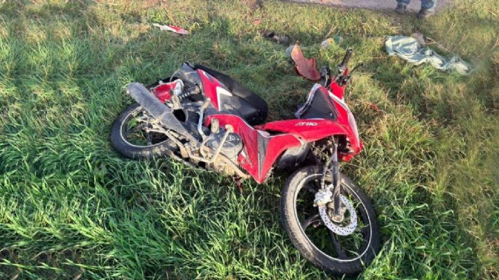 Chocan mujeres en motocicleta, una muere y a otra se le amputa una pierna, en Irapuato