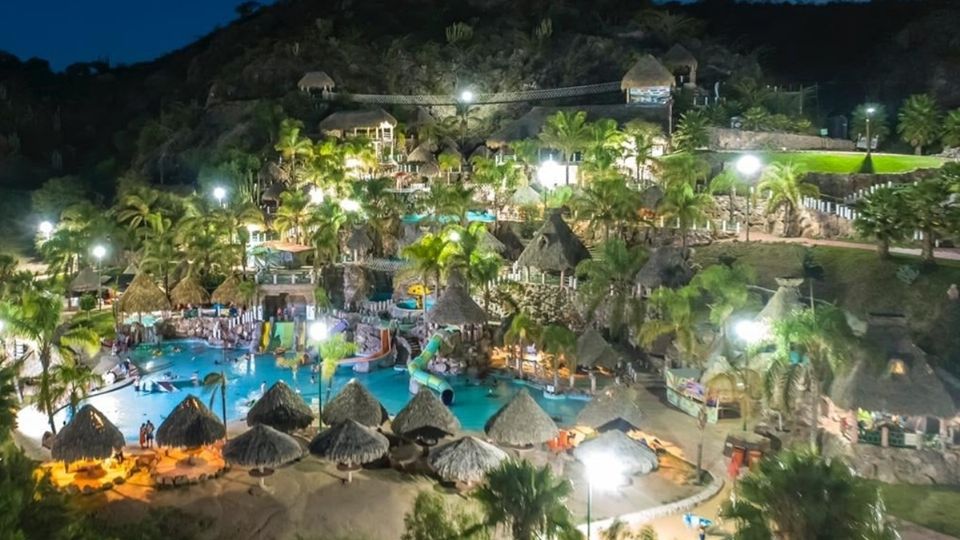 En el balneario, se puede nadar de noche si se quiere